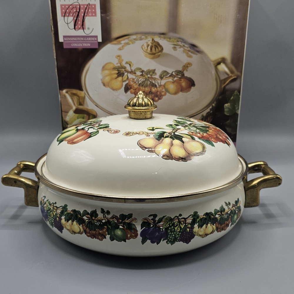 Tabletops Unlimited Kensington Garden Porcelain Enamel 3 Quart Covered Casserole